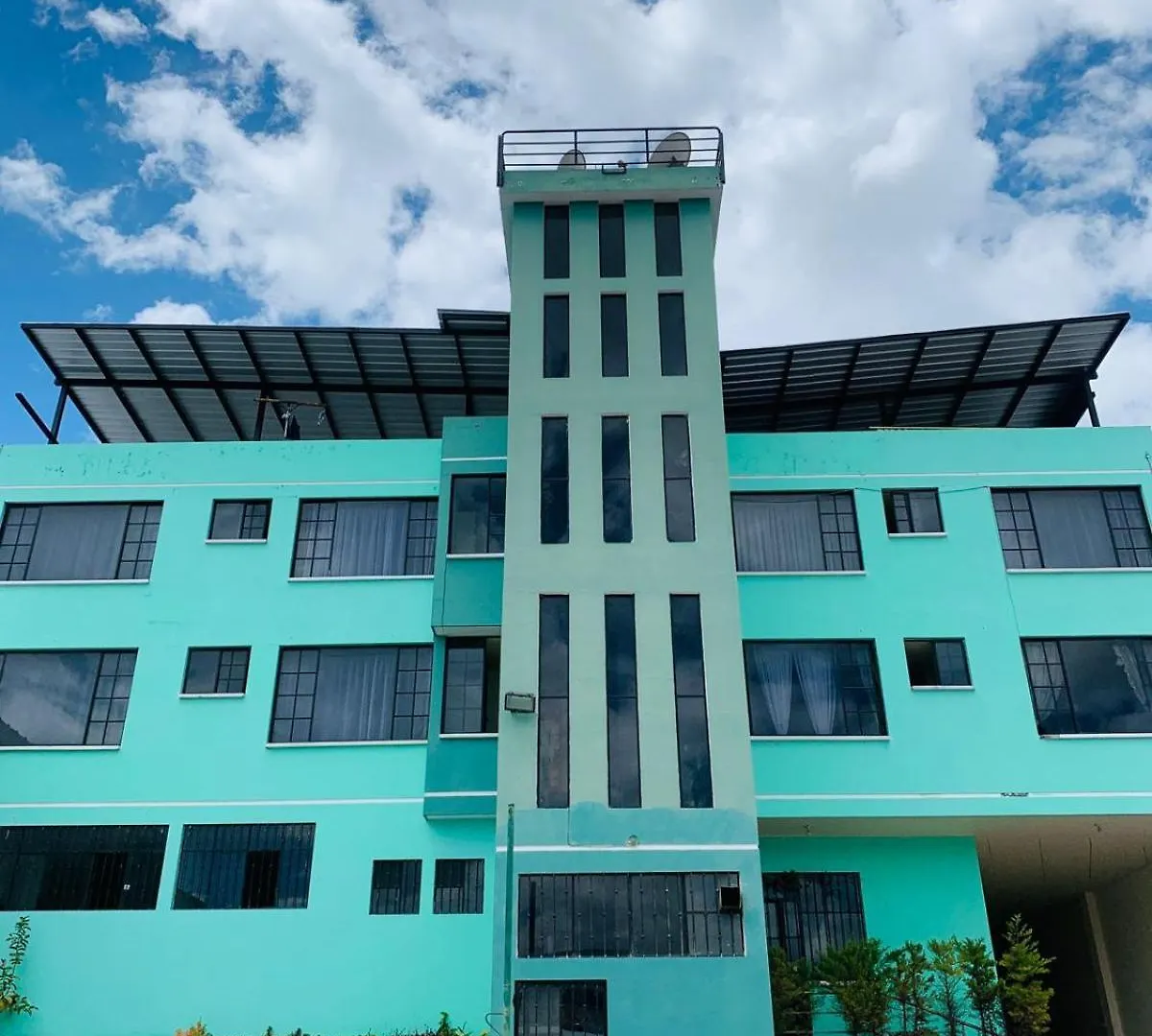 Dos Hemisferios Hotel Quito Ecuador
